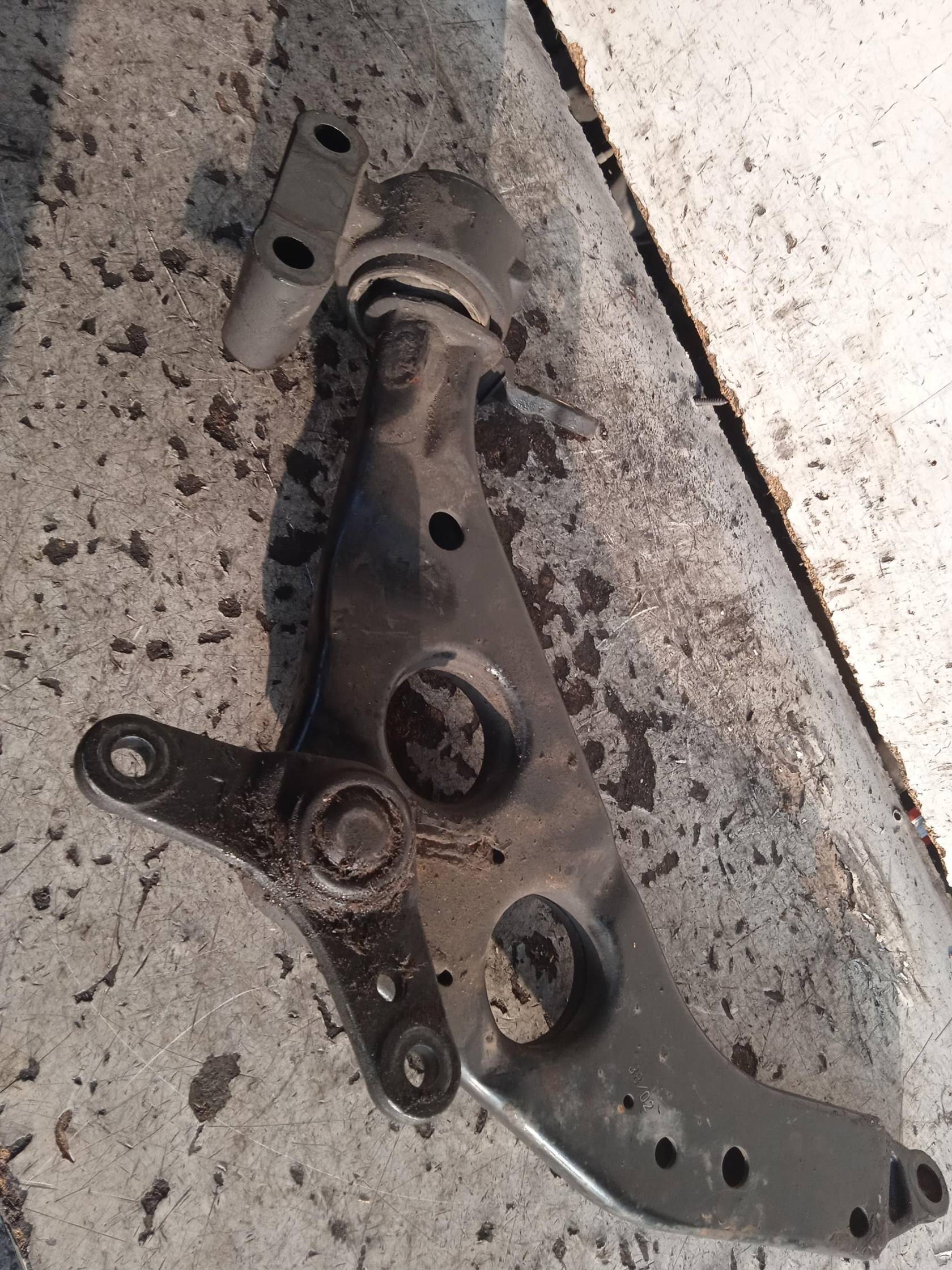 Braccio oscillante sosp. ant. sx.